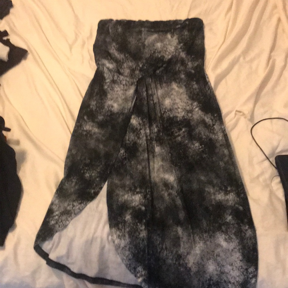 Black/white/gray strapless dress